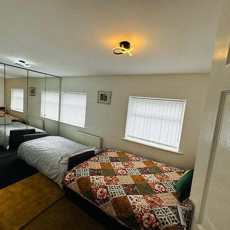 Liberty Inn Room With Sharing Toilet And Kitchen Liverpool Eksteriør billede