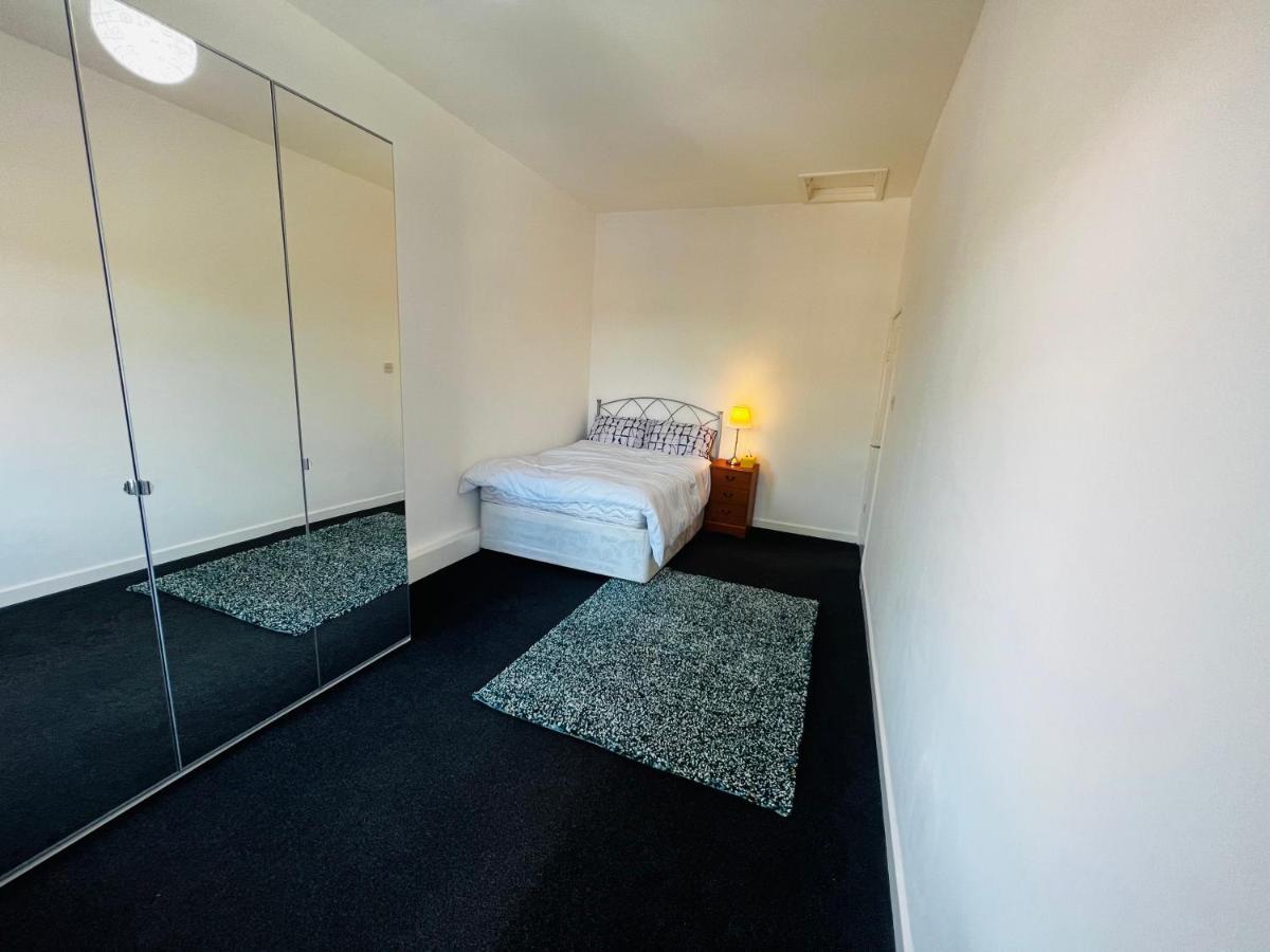 Liberty Inn Room With Sharing Toilet And Kitchen Liverpool Eksteriør billede
