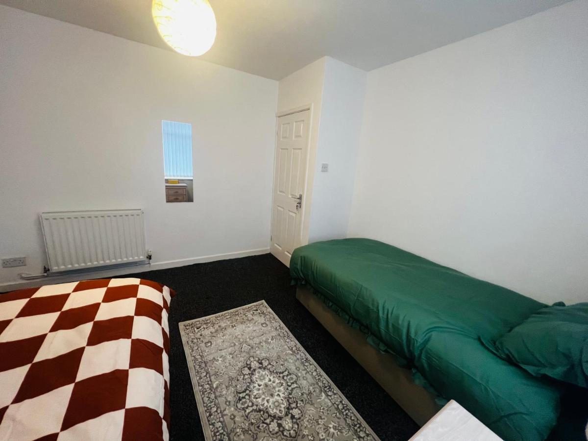 Liberty Inn Room With Sharing Toilet And Kitchen Liverpool Eksteriør billede