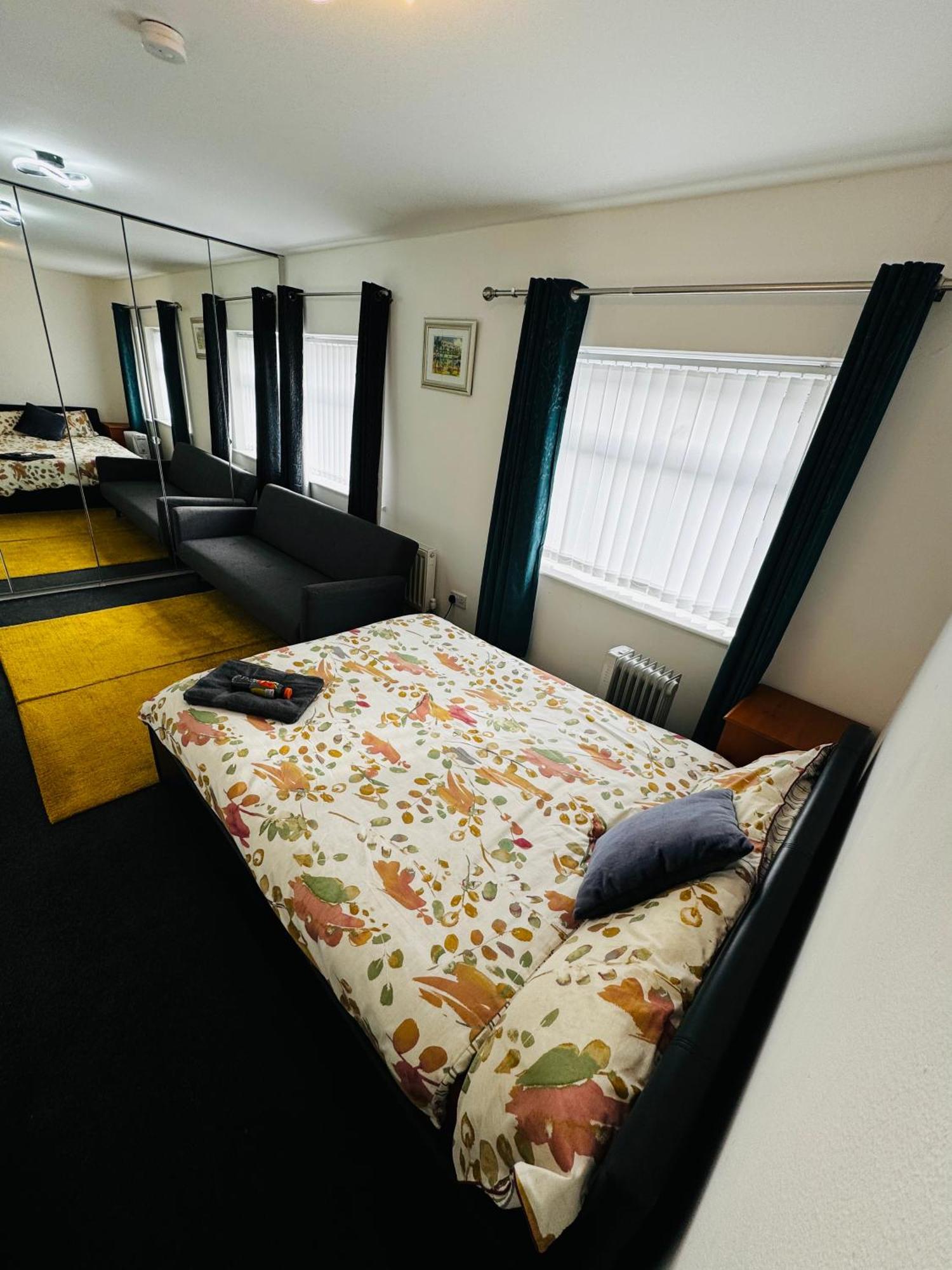 Liberty Inn Room With Sharing Toilet And Kitchen Liverpool Eksteriør billede