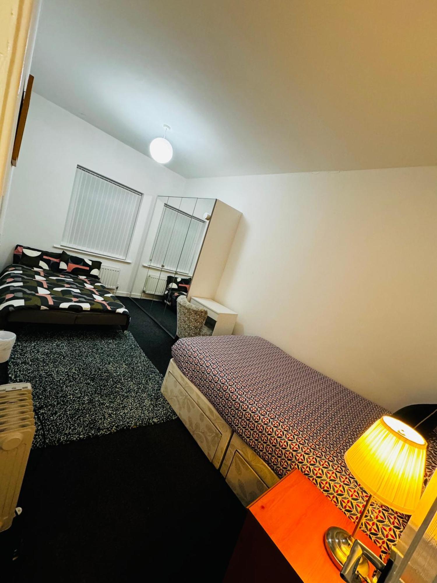 Liberty Inn Room With Sharing Toilet And Kitchen Liverpool Eksteriør billede